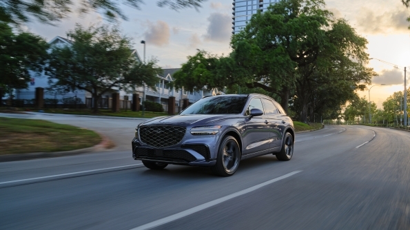 2027 Genesis GV70